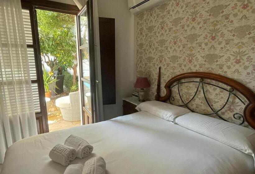 اتاق استاندارد, Suite Comares