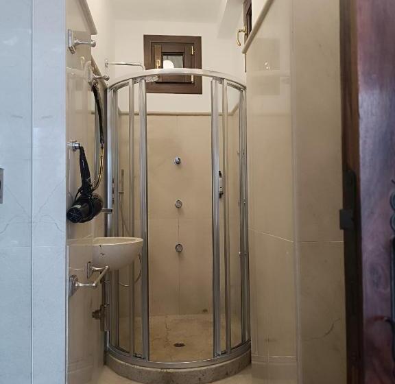 اتاق استاندارد, Suite Comares