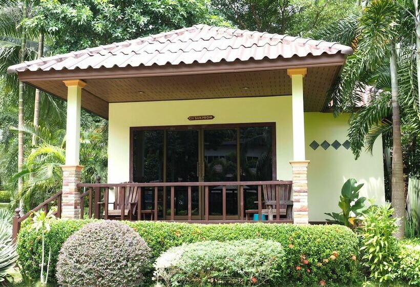 スーペリアーバンガロー, Koh Chang Bailan Beach Resort