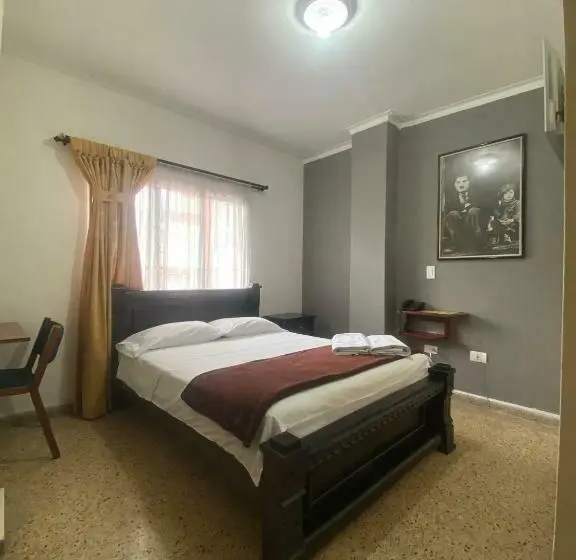 Standard Yhden Hengen Huone, Caldas Plaza