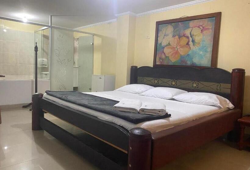 סוויטת ג'וניור, Caldas Plaza