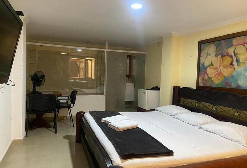 סוויטת ג'וניור, Caldas Plaza