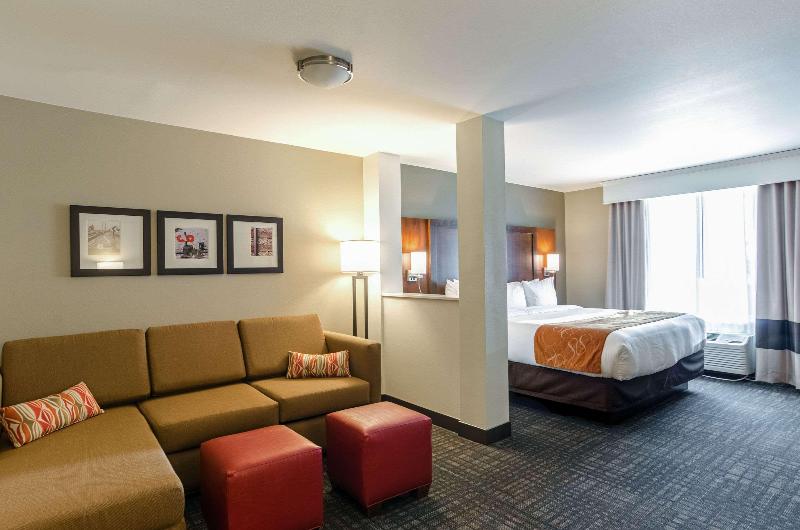 جناح, Comfort Suites Loveland