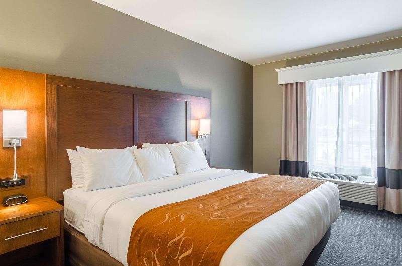 جناح, Comfort Suites Loveland