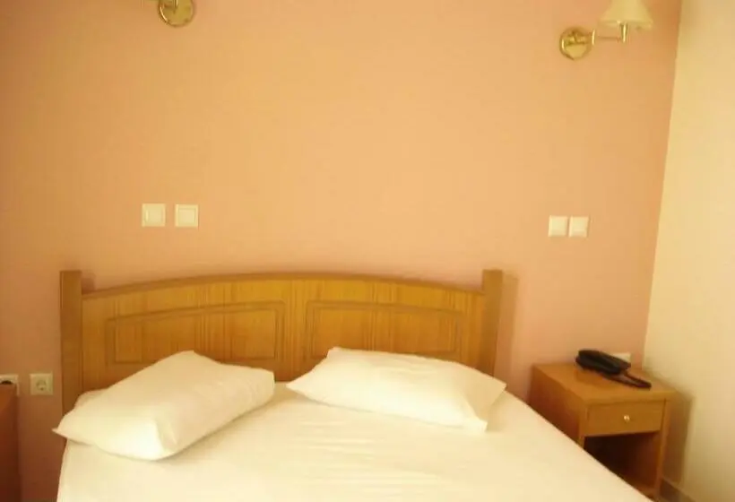 Standard Kolmen Hengen Huone, Cybele Guest Accommodation
