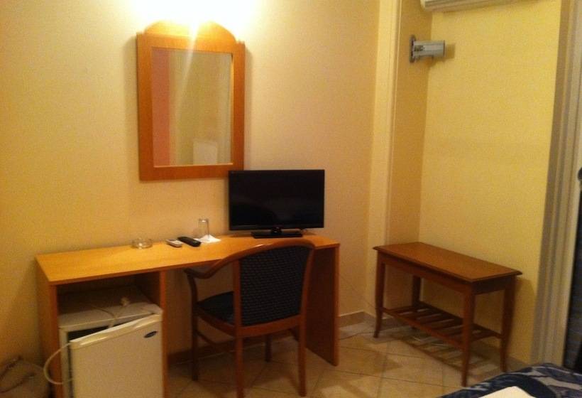 חדר סטנדרט לשלושה, Cybele Guest Accommodation