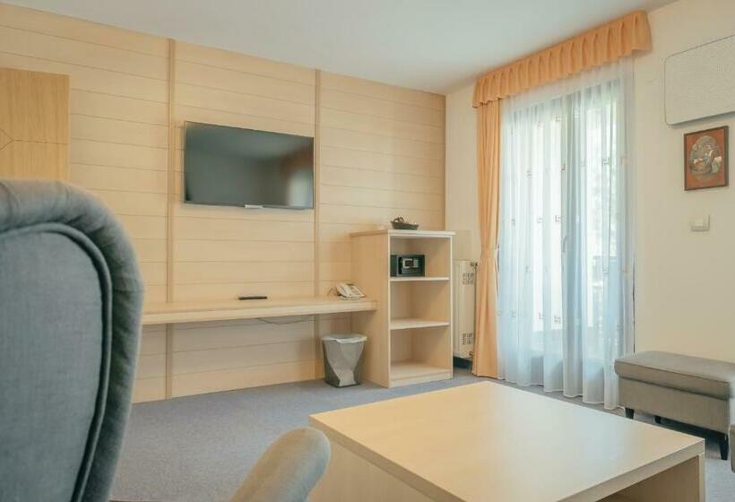 غرفة سوبيريور عائلية, Garni Hotel Miklič