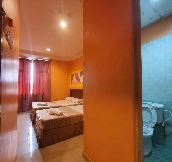 غرفة سوبيريور عائلية, Highway Budget