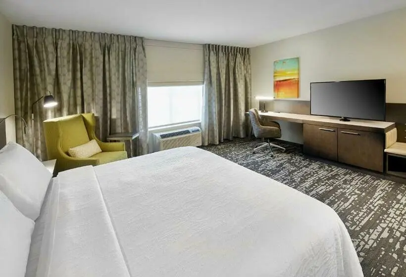 身障者適用キングサイズベッドルーム, Hilton Garden Inn Roslyn
