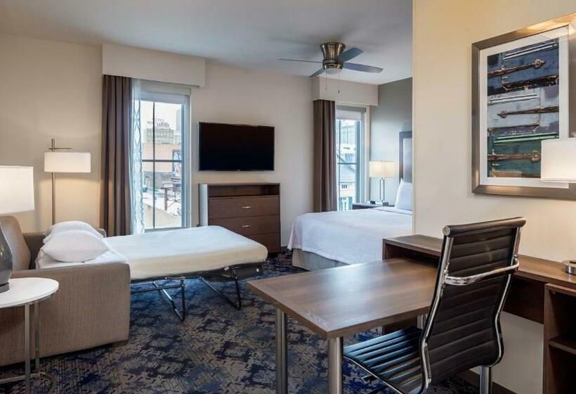 带大床的套房, Homewood Suites By Hilton New Orleans French Quarter