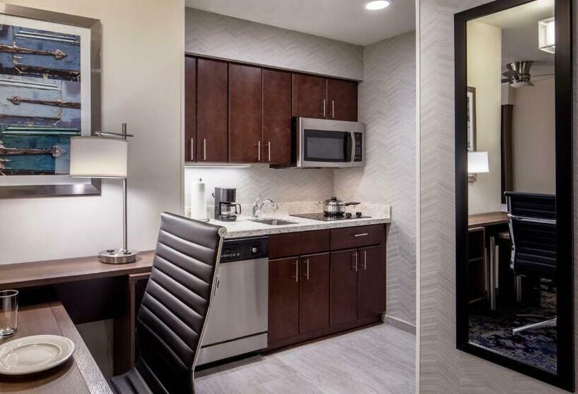 带阳台套房, Homewood Suites By Hilton New Orleans French Quarter