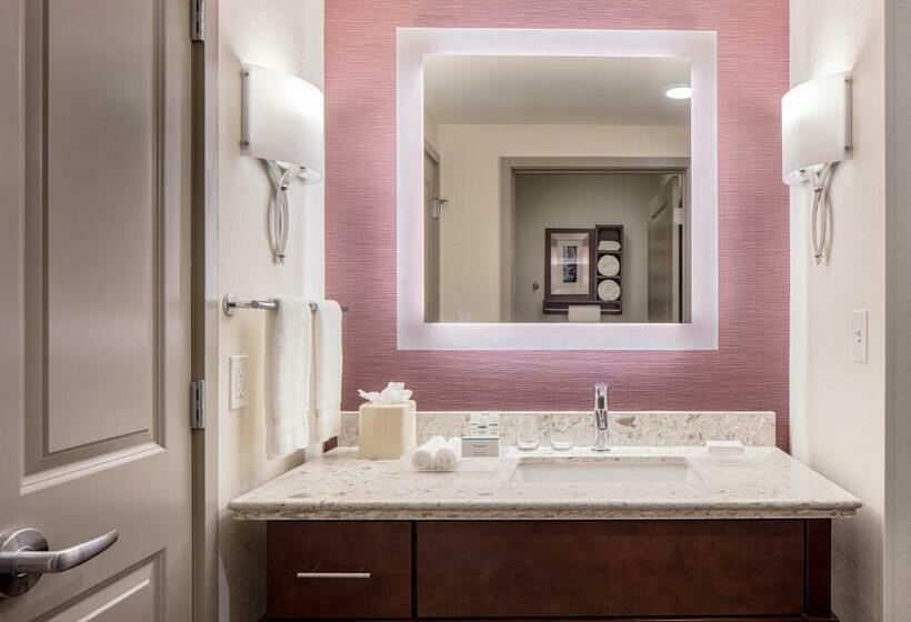 발코니가 있는 스위트, Homewood Suites By Hilton New Orleans French Quarter