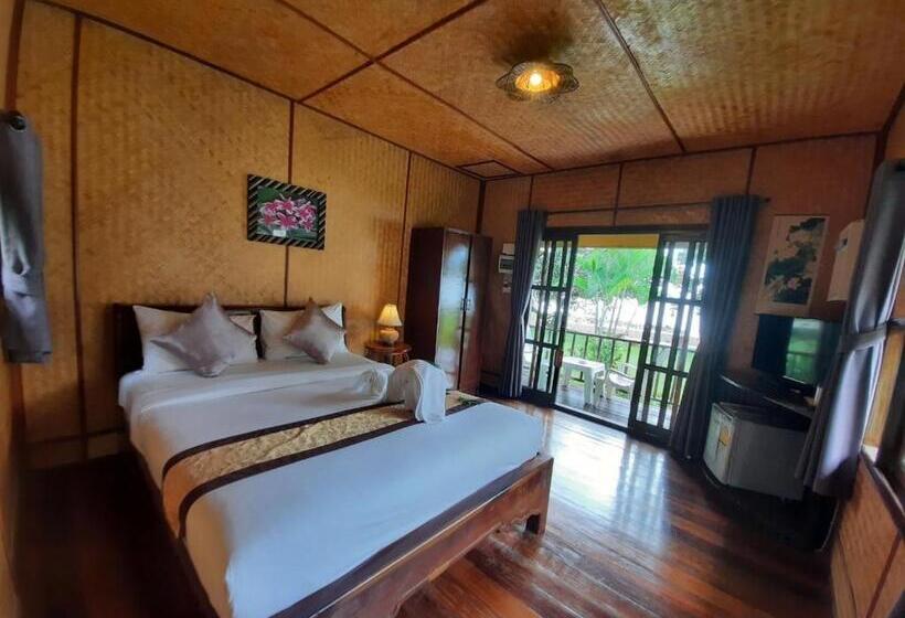 بانگلوی استاندارد با چشم‌انداز دریا, Koh Chang Bailan Beach Resort