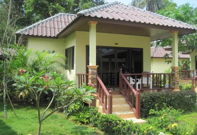 スーペリアーバンガロー, Koh Chang Bailan Beach Resort