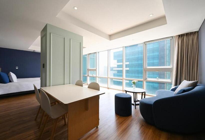 سوییت اجرایی, Kolon Seacloud