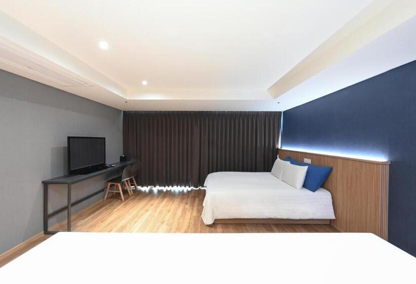 سوییت جونیور, Kolon Seacloud