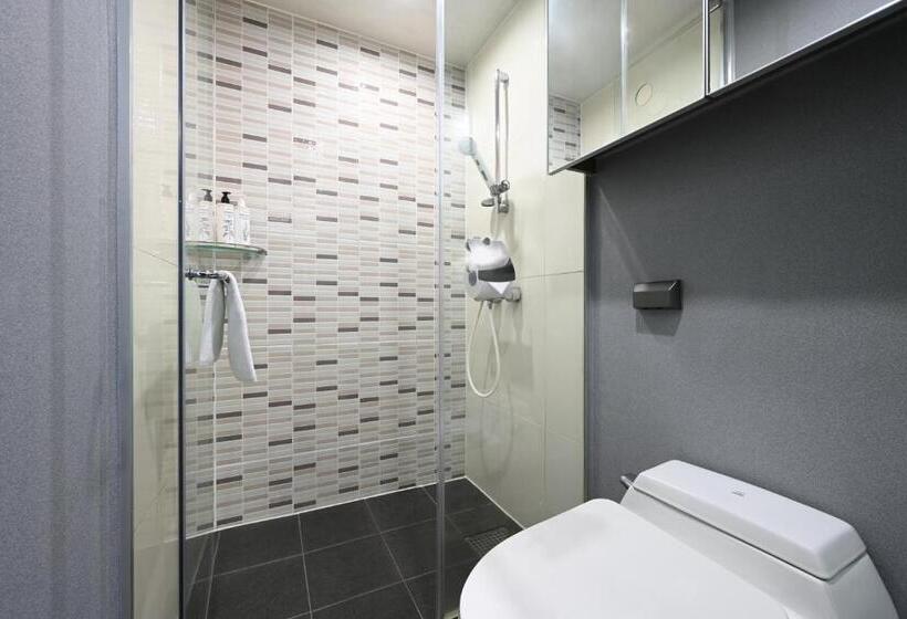 سوییت جونیور با چشم‌انداز دریا, Kolon Seacloud