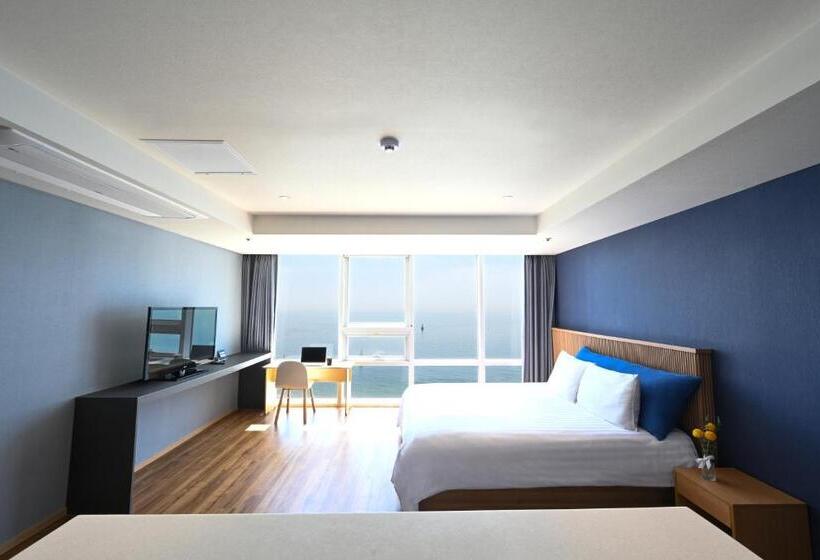 سوییت جونیور با چشم‌انداز دریا, Kolon Seacloud