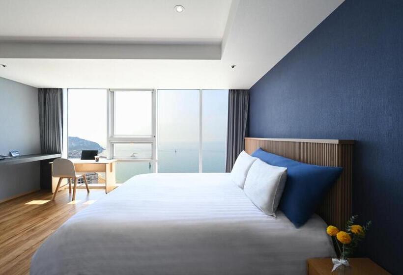 سوییت جونیور با چشم‌انداز دریا, Kolon Seacloud