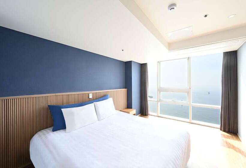 اتاق لوکس با چشم‌انداز دریا, Kolon Seacloud