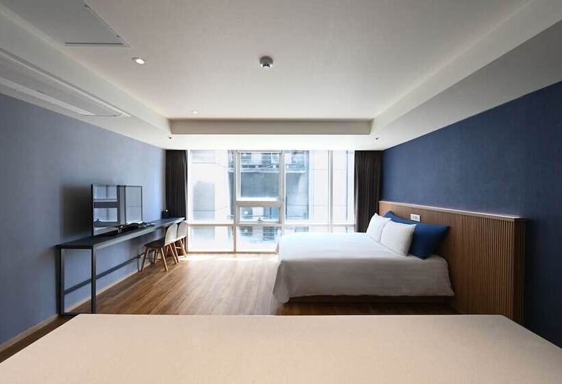 سوییت جونیور, Kolon Seacloud