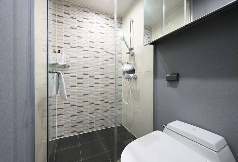 سوییت جونیور با چشم‌انداز دریا, Kolon Seacloud