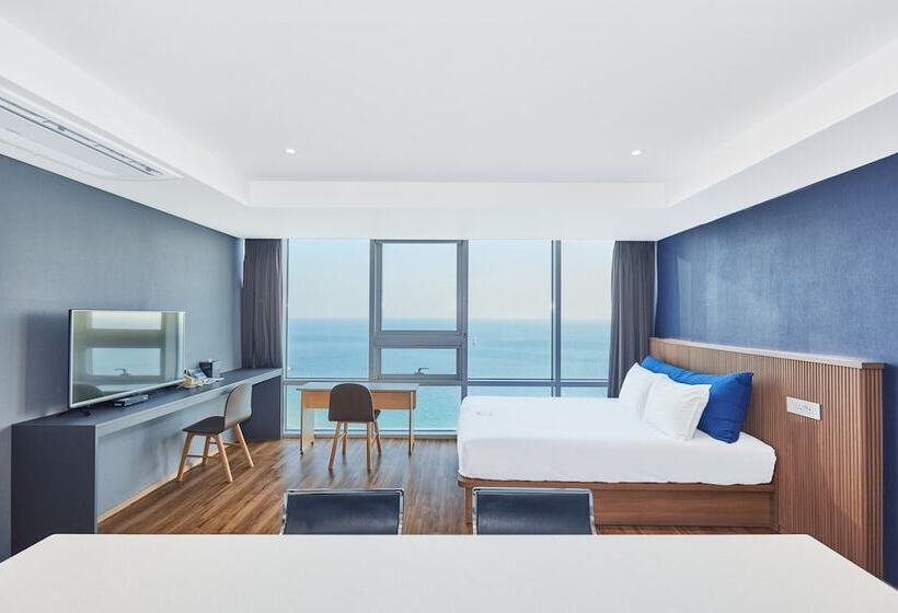 سوییت جونیور با چشم‌انداز دریا, Kolon Seacloud