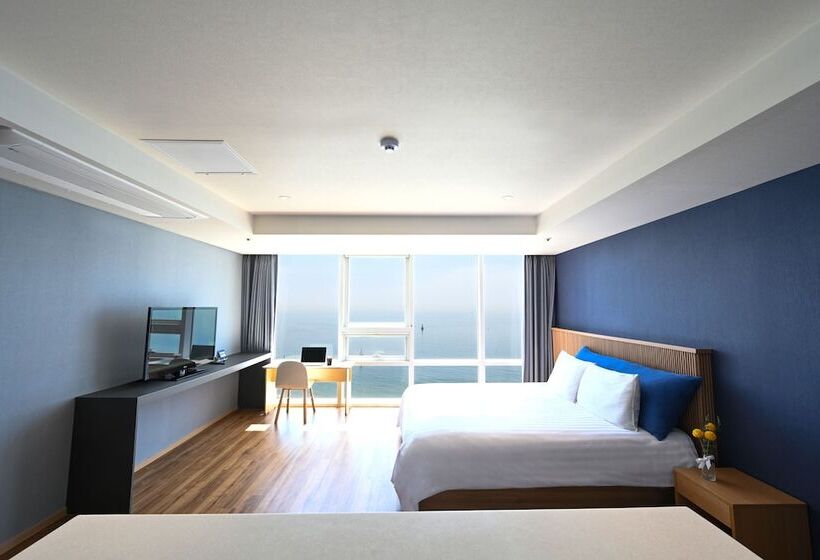 سوییت جونیور با چشم‌انداز دریا, Kolon Seacloud