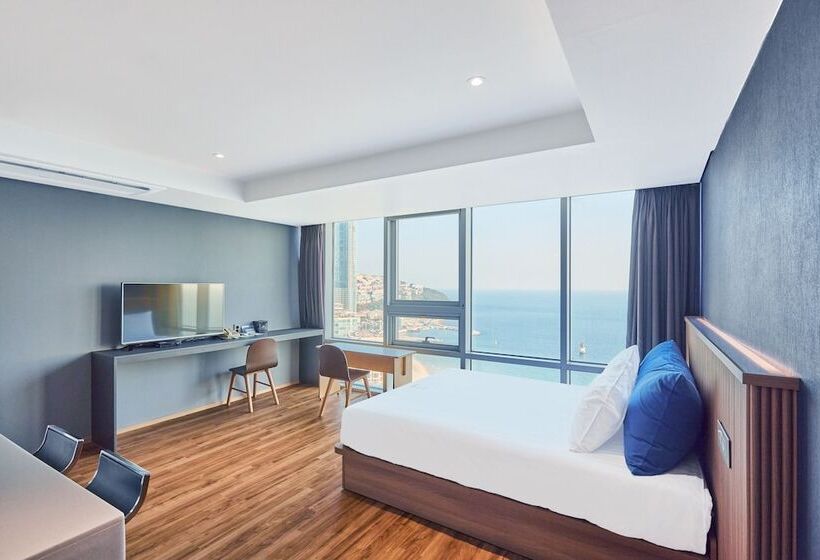 سوییت جونیور با چشم‌انداز دریا, Kolon Seacloud