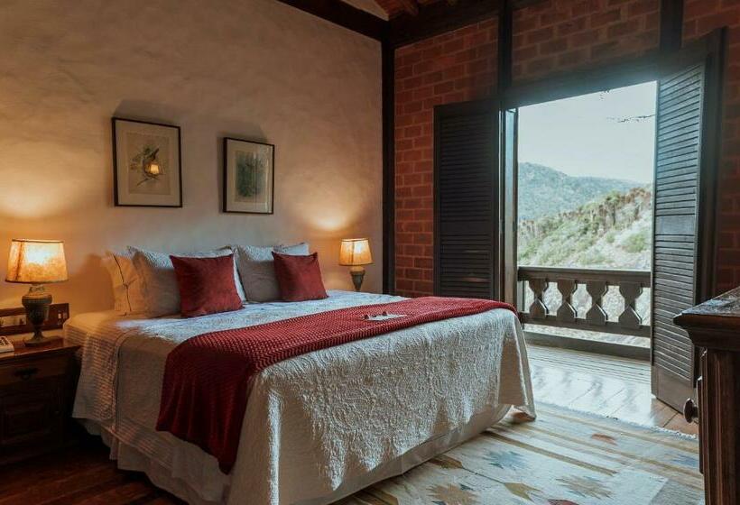 スイート, Pousada Pedra Azul