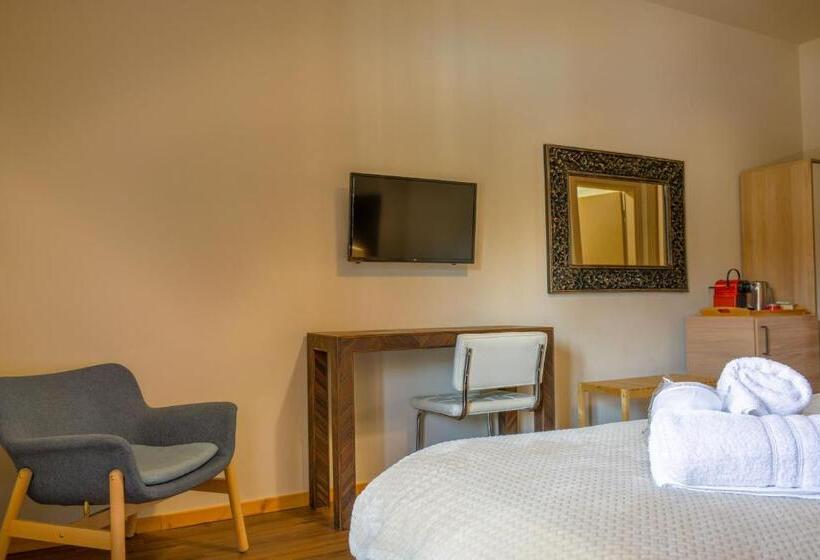 اتاق سوپریور با چشمانداز استخر, Monastiri Guesthouse