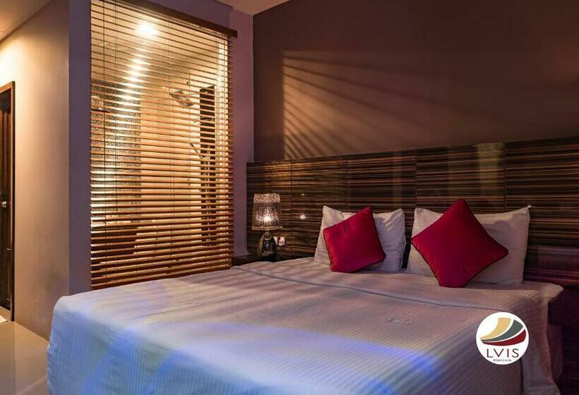 اتاق لوکس, Lvis Blancura