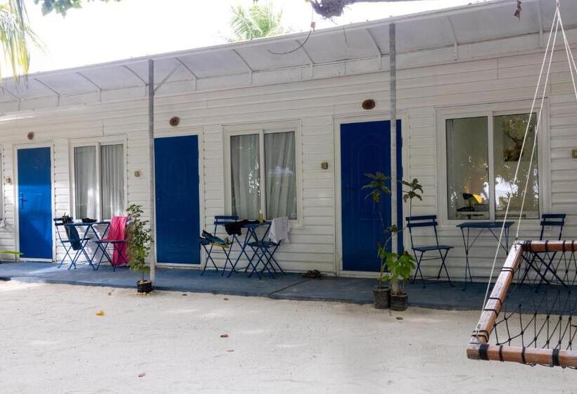 اتاق اقتصادی با چشمانداز دریا, Lvis Blancura