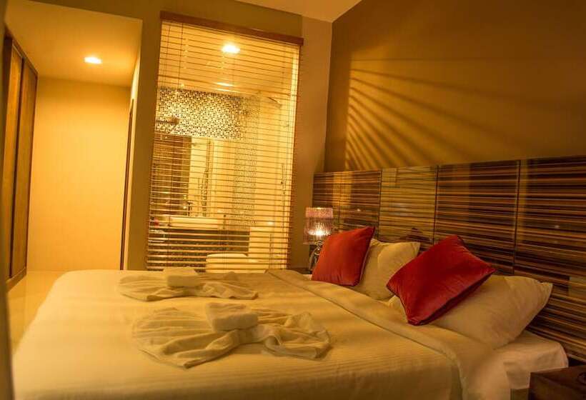 اتاق لوکس, Lvis Blancura