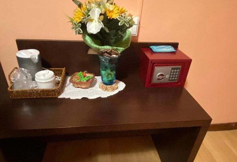 Номер Стандарт, O Mie De Lacuri