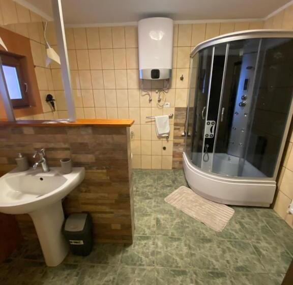 Апартаменты 1 Спальня, O Mie De Lacuri