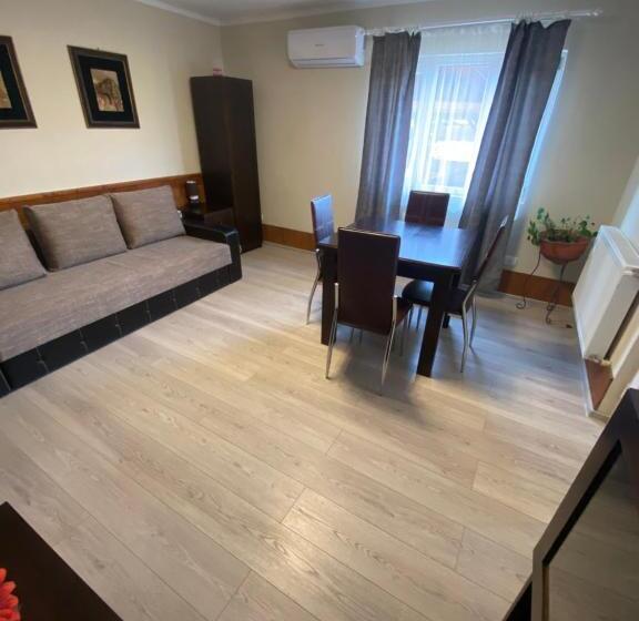 Апартаменты 1 Спальня, O Mie De Lacuri