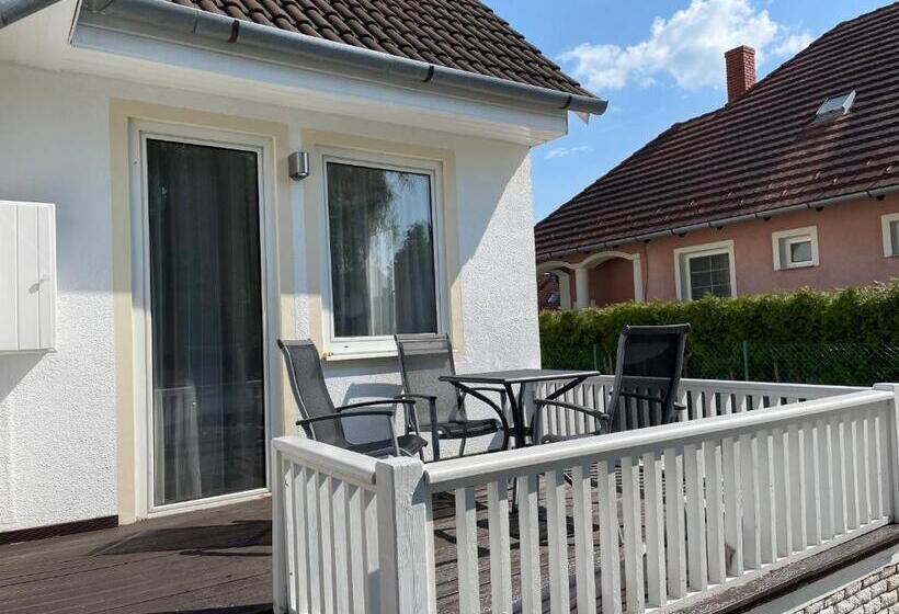 Camera Familiare, Médea Apartman