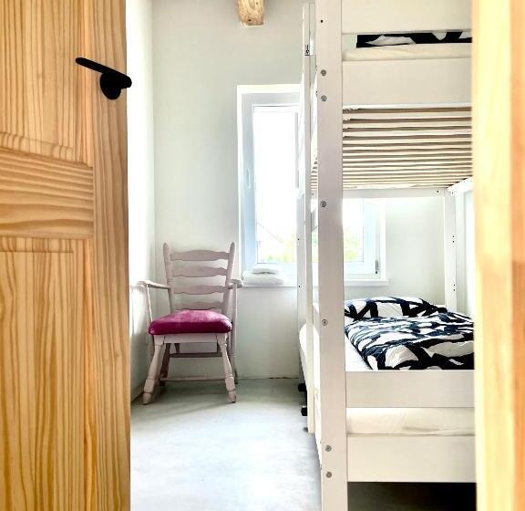 اتاق خانوادگی, Plateliai Samogitia Barn