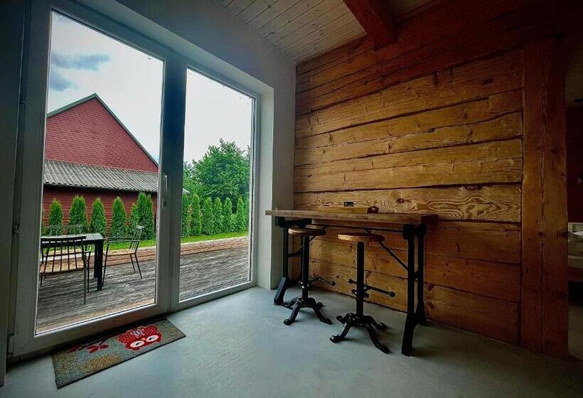 اتاق خانوادگی, Plateliai Samogitia Barn