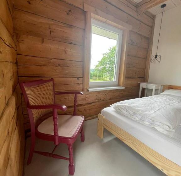 اتاق خانوادگی, Plateliai Samogitia Barn