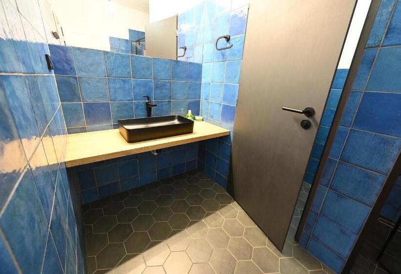 套房, Valečská Pálenice