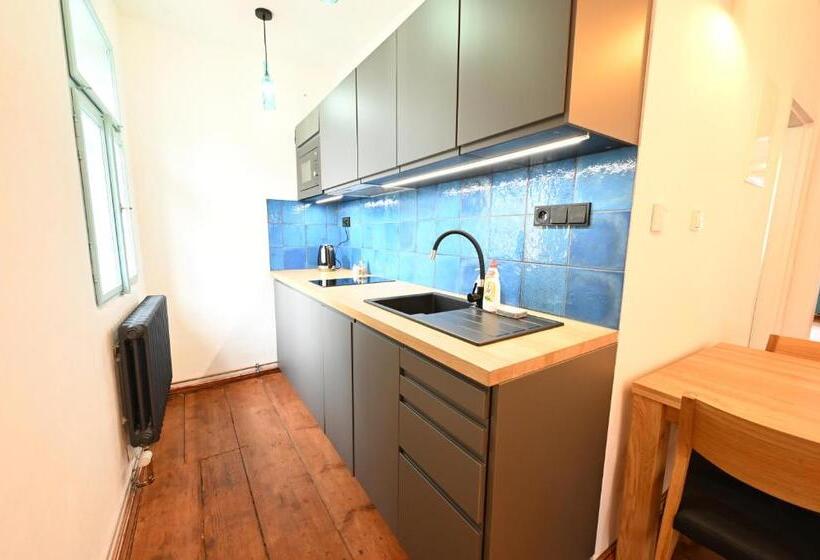 套房, Valečská Pálenice