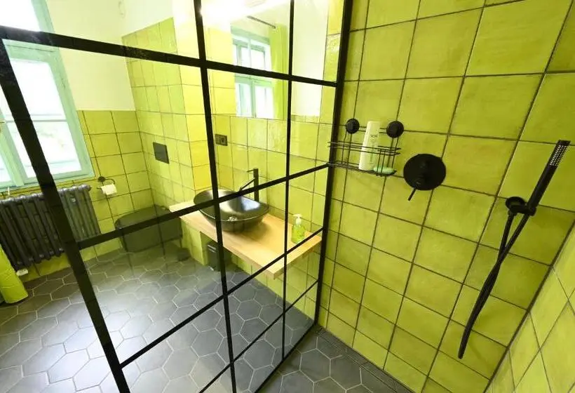 Standard Kolmen Hengen Huone, Valečská Pálenice