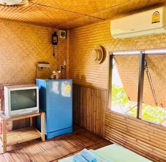 Standard Szoba Erkéllyel, Kratomrimtung Homestay กระท่อมริมทุ่งโฮมสเตย์