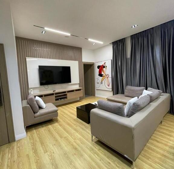 1 Bedroom Penthouse Apartment, Casa