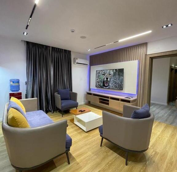 1 Bedroom Penthouse Apartment, Casa