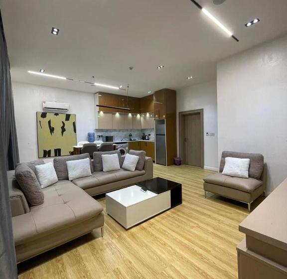 1 Bedroom Penthouse Apartment, Casa