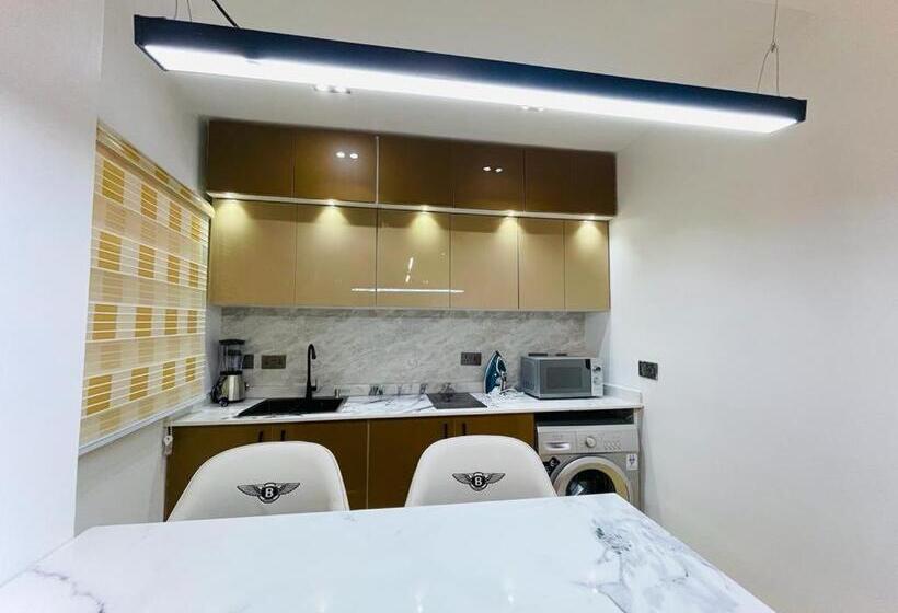 1 Bedroom Penthouse Apartment, Casa