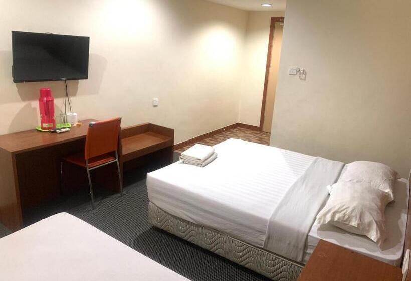 غرفة ديلوكس ثلاثية, Grand Hotel 2